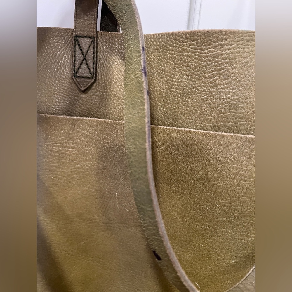 MADEWELL THE MEDIUM TRANSPORT TOTE IN DEEP WOODLAND. - Picture 5 of 14